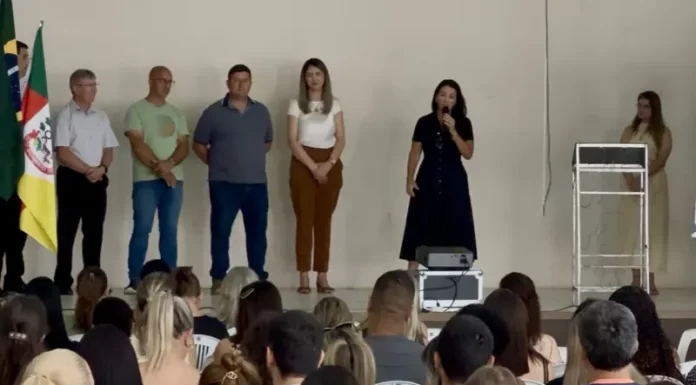 Rede Municipal de Educação de Sombrio realiza seminário preparatório para o início do ano letivo