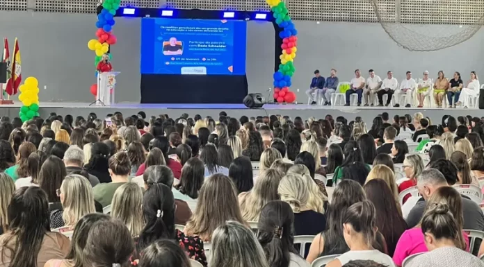 Evento reúne profissionais de Educação de cinco municípios, em Santa Rosa do Sul