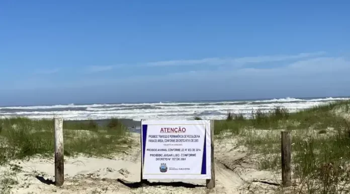 Balneário Gaivota fecha diversos pontos de acesso de veículos à faixa de areia das praias