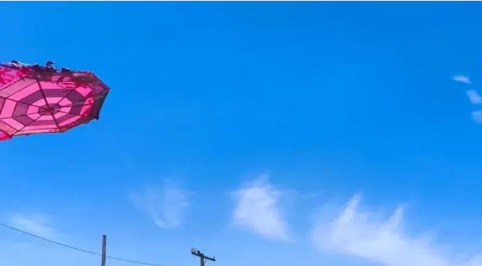O céu do Morro dos Conventos ganhou um colorido especial neste domingo