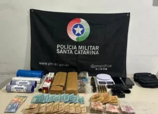 Polícia Militar apreende mais de 2 quilos de maconha, arma e R$ 22 mil em Balneário Gaivota