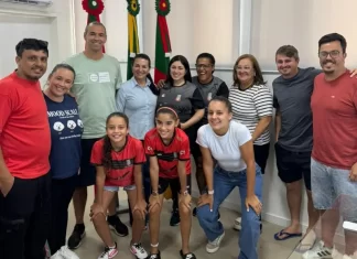 Prefeita Gislaine recebe atletas selecionadas para equipe do Criciúma Esporte Clube