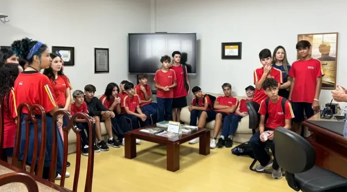 Alunos do SESC visitam a prefeitura de Araranguá