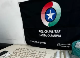 PM apreende mais de 2 mil pedras de crack e prende quatro pessoas em Sombrio