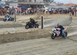 Arrancada de Motos movimenta Balneário Arroio do Silva