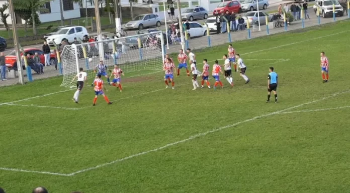 Domingo a bola rola pelo Municipal de Futebol de Jacinto Machado