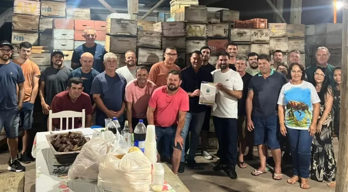 Apicultores de Balneário Gaivota recebem investimentos para sede própria e novos equipamentos