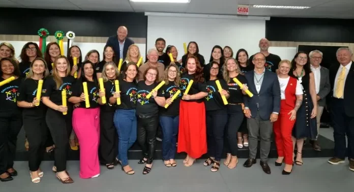 Balneário Arroio do Silva celebra formatura da primeira turma de especialização em Educação Especial