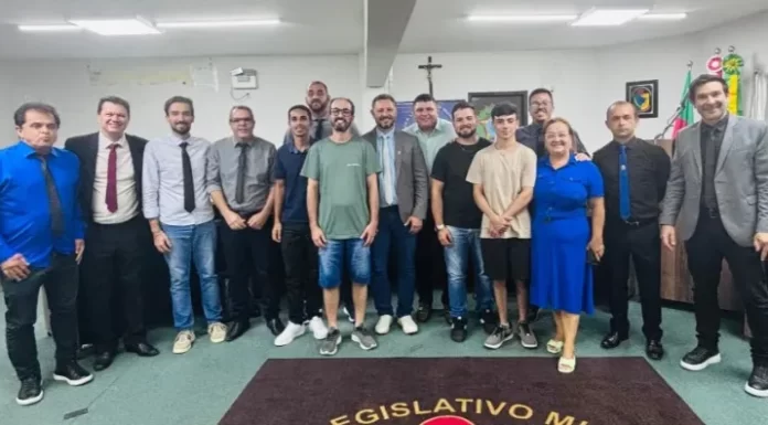Criadores da Mesa de Showdown recebem homenagem da Câmara de Vereadores de Sombrio