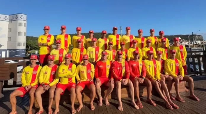 Câmara de Araranguá presta homenagem aos Bombeiros que atuaram na Operação Veraneio