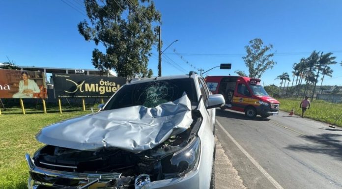 Motociclista de 19 anos morre após colidir contra caminhonete na SC-447, em Araranguá