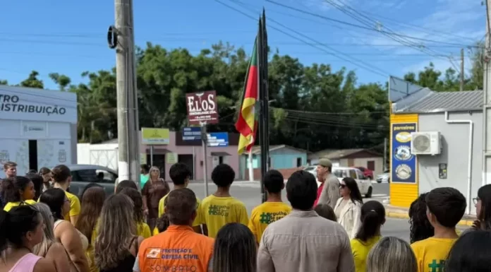 Sombrio celebra 72 anos com solenidade e posse de novo secretário de Educação