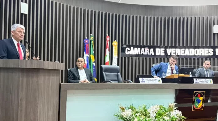 Presidente Paulinho Souza propõe fundo para resposta rápida a desastres climáticos em Araranguá