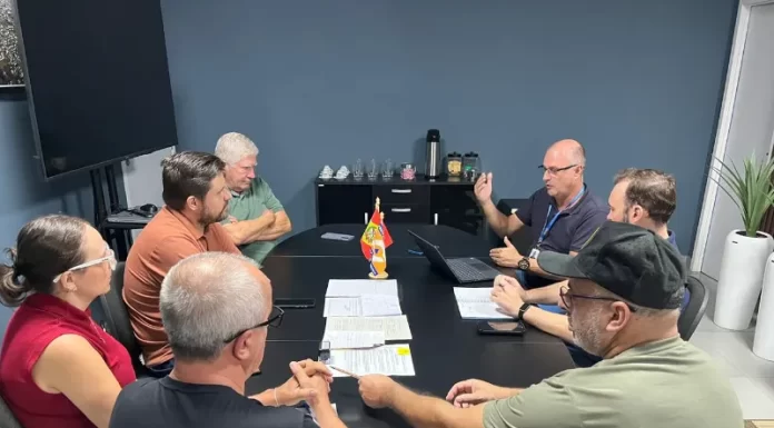 Balneário Arroio do Silva recebe representantes da gerência regional da Celesc
