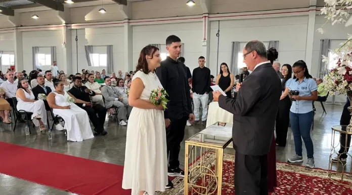 Amor oficializado: 21 histórias ganham novos capítulos no casamento coletivo em Balneário Arroio do Silva