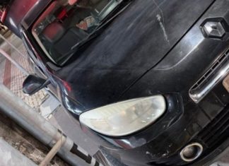 Motorista de 77 anos é preso por embriaguez ao volante após colidir com placas em Araranguá