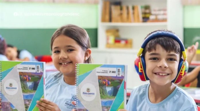 Uso de apostilas fortalecem ensino e organização das aulas em Praia Grande