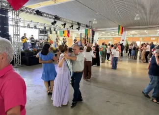 Tarde dançante emociona e celebra a vida na Festa do Colono de Turvo
