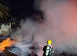 Incêndio atinge aviário durante a madrugada em Turvo
