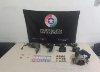 Quatro pessoas são conduzidas por tráfico de drogas em Araranguá