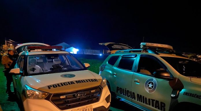 Discussão por ciúmes termina com prisão por ameaça com faca em Araranguá