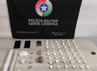 Tráfico de drogas é descoberto durante atendimento de violência doméstica em Sombrio; mais de meio quilo de entorpecentes é apreendido