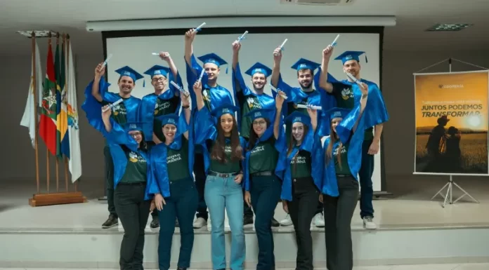 Cooperja e Senai celebram conclusão da primeira turma do curso Técnico em Qualidade