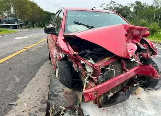 Acidente envolvendo três veículos deixa dois feridos na rodovia que liga Sombrio a Jacinto Machado