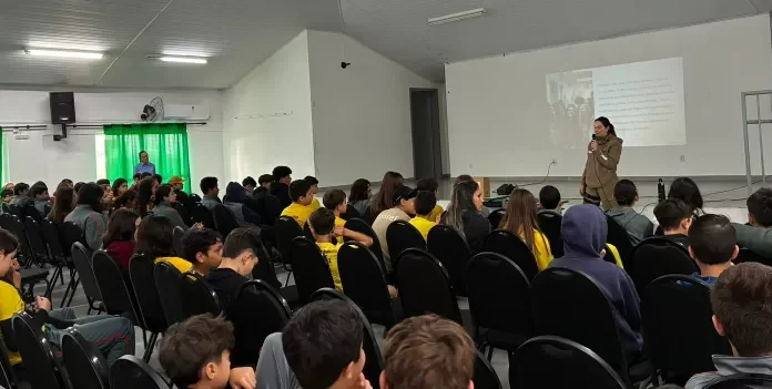 Escola de Sombrio desenvolve projeto que trabalha respeito, empatia e prevenção ao bullying