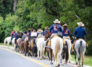 Tradição e integração marcam a Cavalgada das Mulheres em Balneário Arroio do Silva