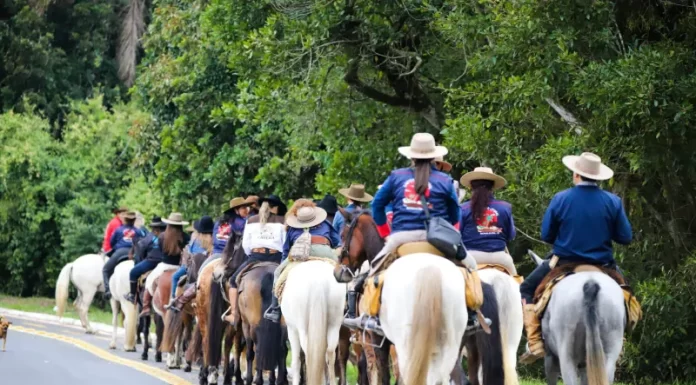 Tradição e integração marcam a Cavalgada das Mulheres em Balneário Arroio do Silva