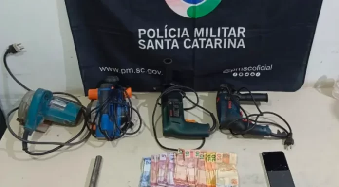 Homem é preso por tráfico de drogas, posse de arma e receptação em Araranguá