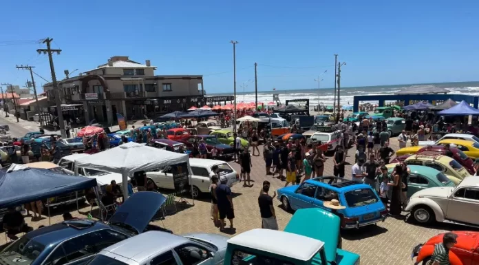 Encontro de Carros Antigos integra a programação da Festa do Peixe em Balneário Arroio do Silva