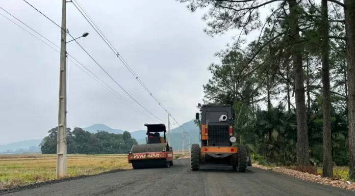 Turvo: Obra da estrada da Vila Rezin se aproxima da pavimentação asfáltica
