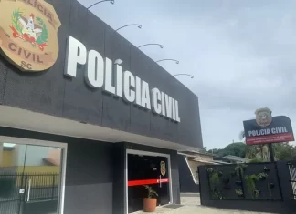 Psicoterapeuta é alvo de operação da Polícia Civil em Araranguá por suspeita de crimes sexuais contra pacientes