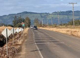 Sonorizadores e placas auxiliam motoristas na Estrada do Picadão