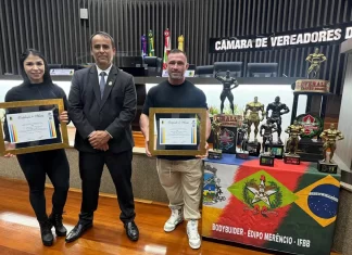 Atletas fisiculturistas recebem Moção de Aplausos em reconhecimento à trajetória esportiva