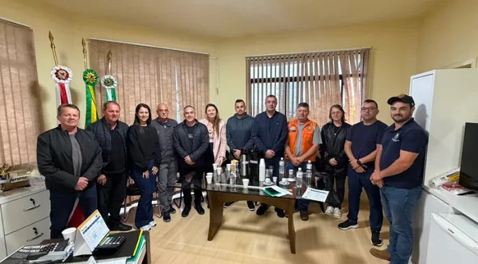 Ermo discute preparação para chuvas, situações de emergência e criação do Grupo de Ações Coordenadas