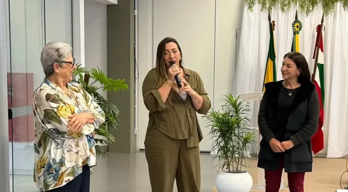 Turvo recebe encontro das esposas de prefeitos, vice-prefeitos, prefeita e vice-prefeitas da AMESC