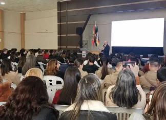 Sombrio capacita profissionais para acolhimento de crianças e adolescentes vítimas de violência